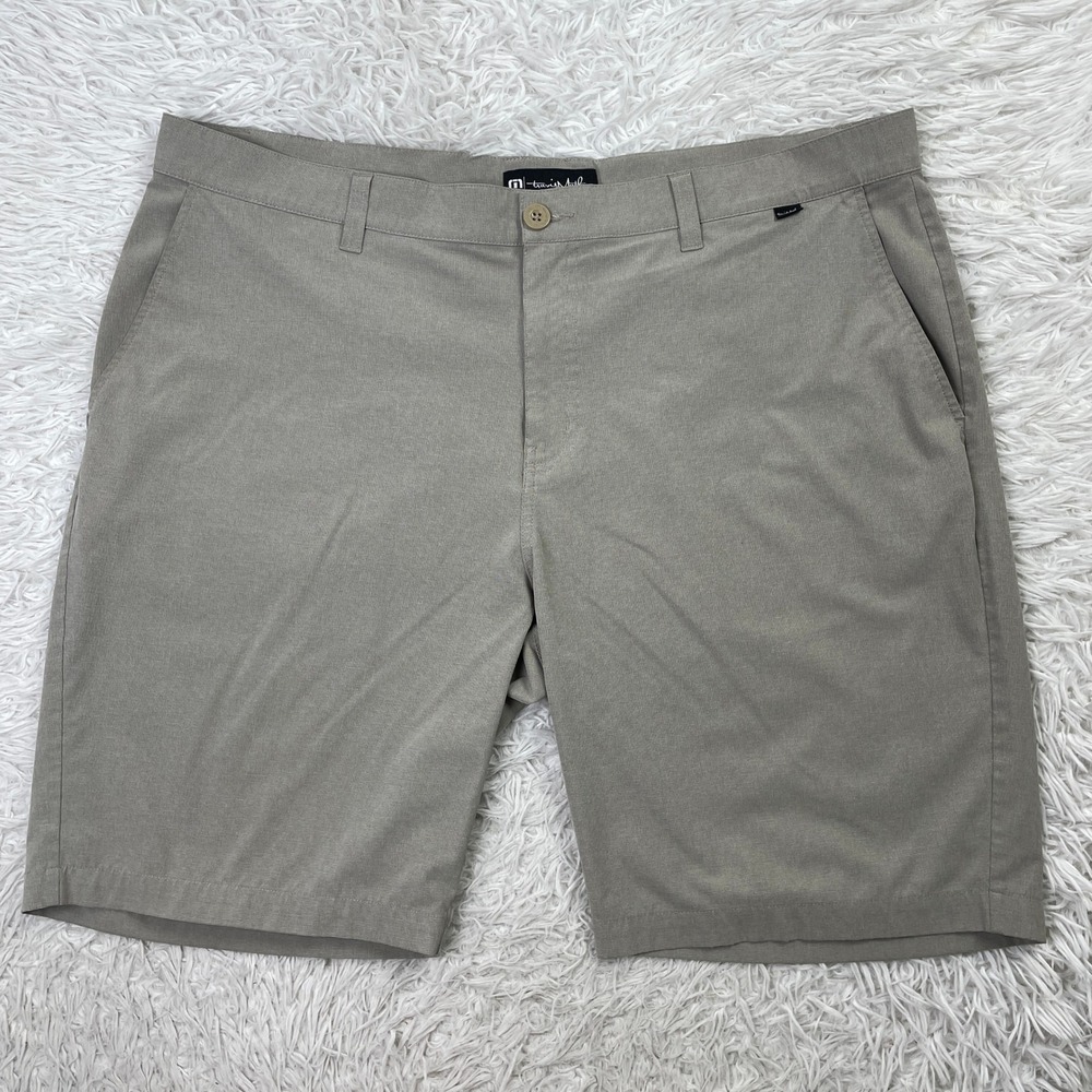 Travis Mathew Shorts Mens 42 Beige‎ 10" Stretch Golf Performance Casual Outdoor